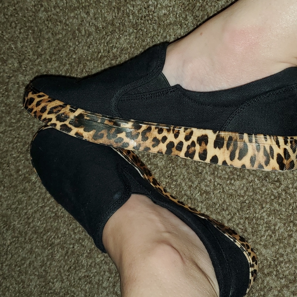 Brand new very g by gypsy jazz leopard black slip on sneakers